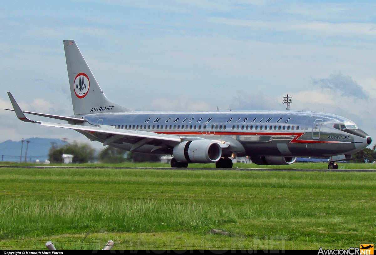 N951AA - Boeing 737-823 - American Airlines