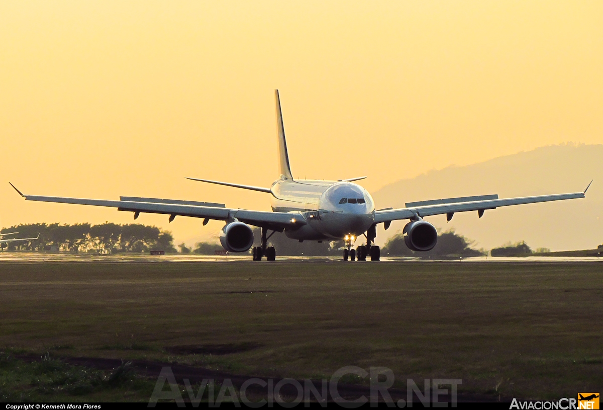 C-GTSI - Airbus A330-243 - Air Transat