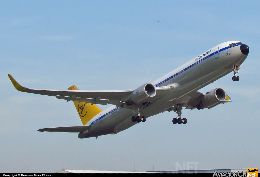 D-ABUM - Boeing 767-31B(ER) - Condor