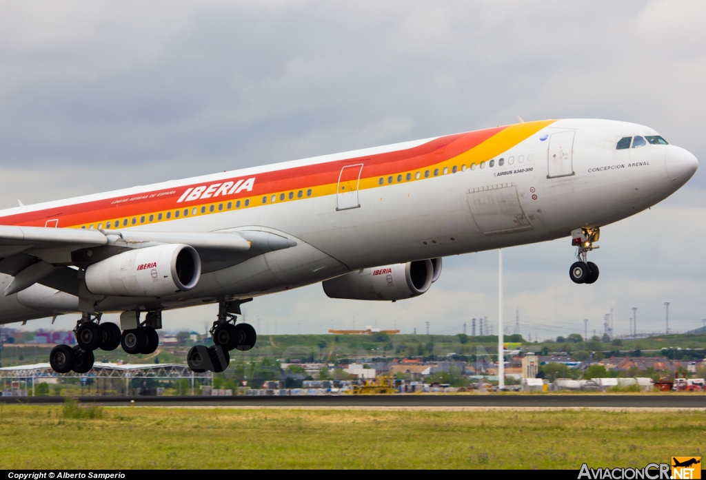 EC-GLE - Airbus A340-313 - Iberia