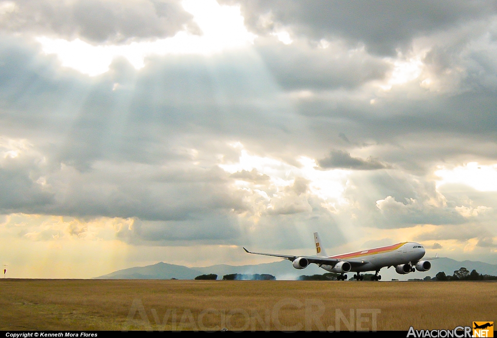 EC-IQR - Airbus A340-642 - Iberia