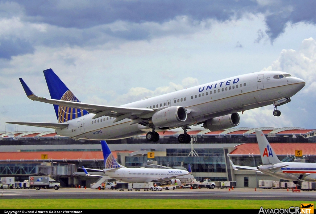 N27213 - Boeing 737-800 - Continental Airlines