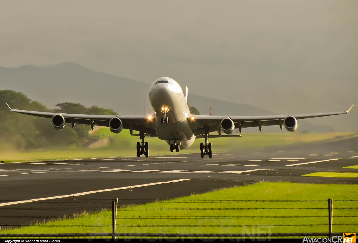 EC-GUQ - Airbus A340-313X - Iberia