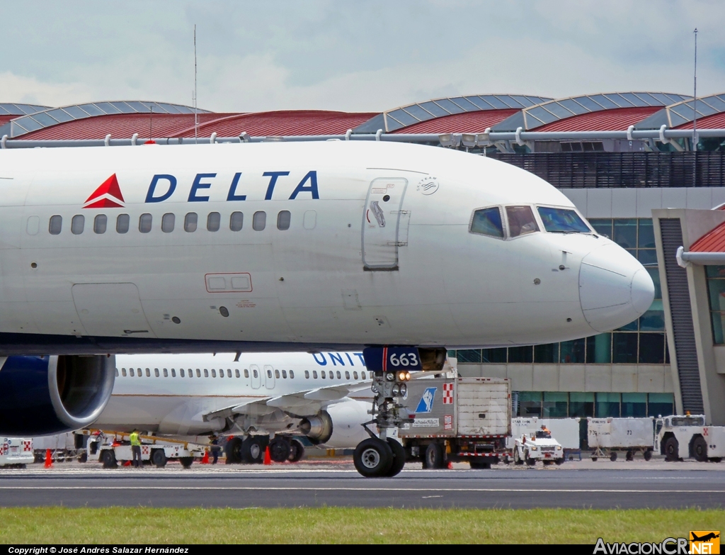 N663DN - Boeing 757-232 - Delta Airlines