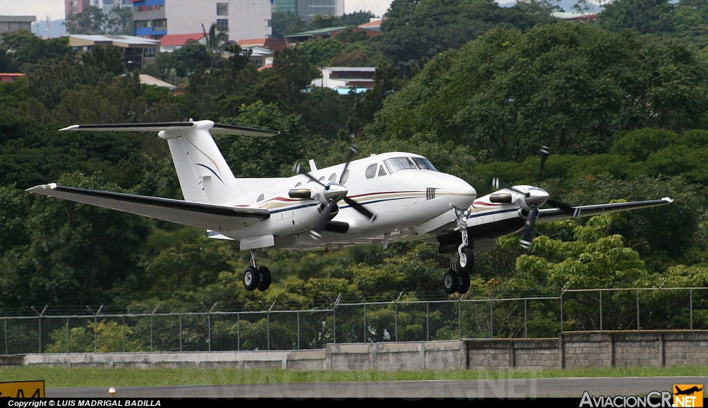 TI-TCT - Beechcraft Super King Air B200 - Privado (Teletica)