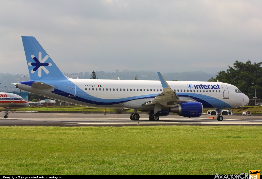 XA-IUA - Airbus A320-214 - Interjet