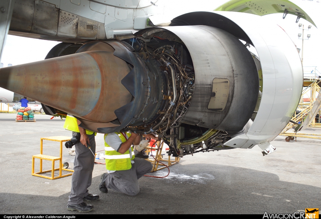 N989TA - Embraer 190-100IGW - TACA