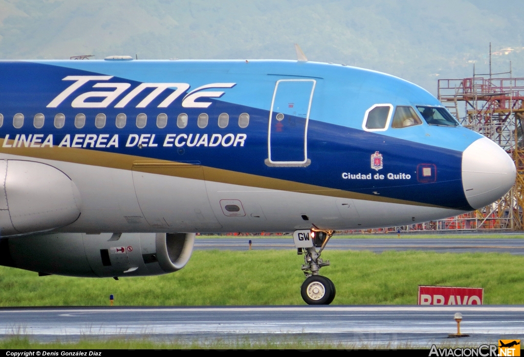 HC-CGW - Airbus A320-233 - TAME
