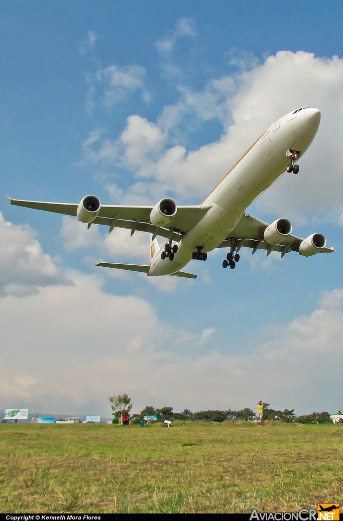 EC-JPU - Airbus A340-642 - Iberia