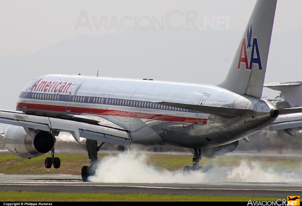 N7667A - Boeing 757-223 - American Airlines