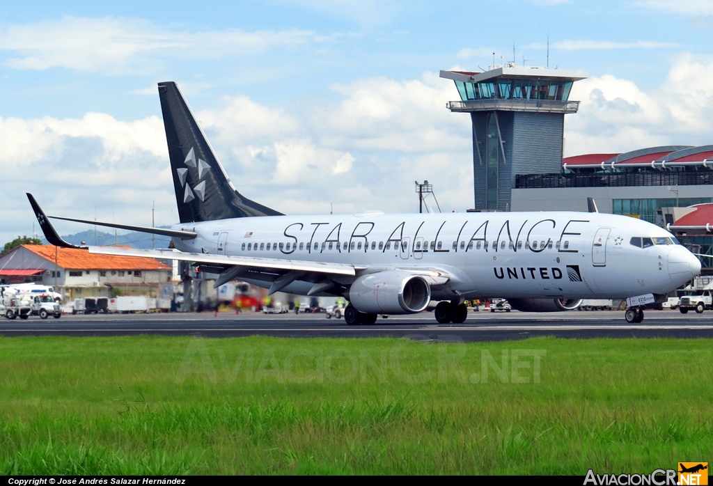N26210 - Boeing 737-824 - United (Continental Airlines)