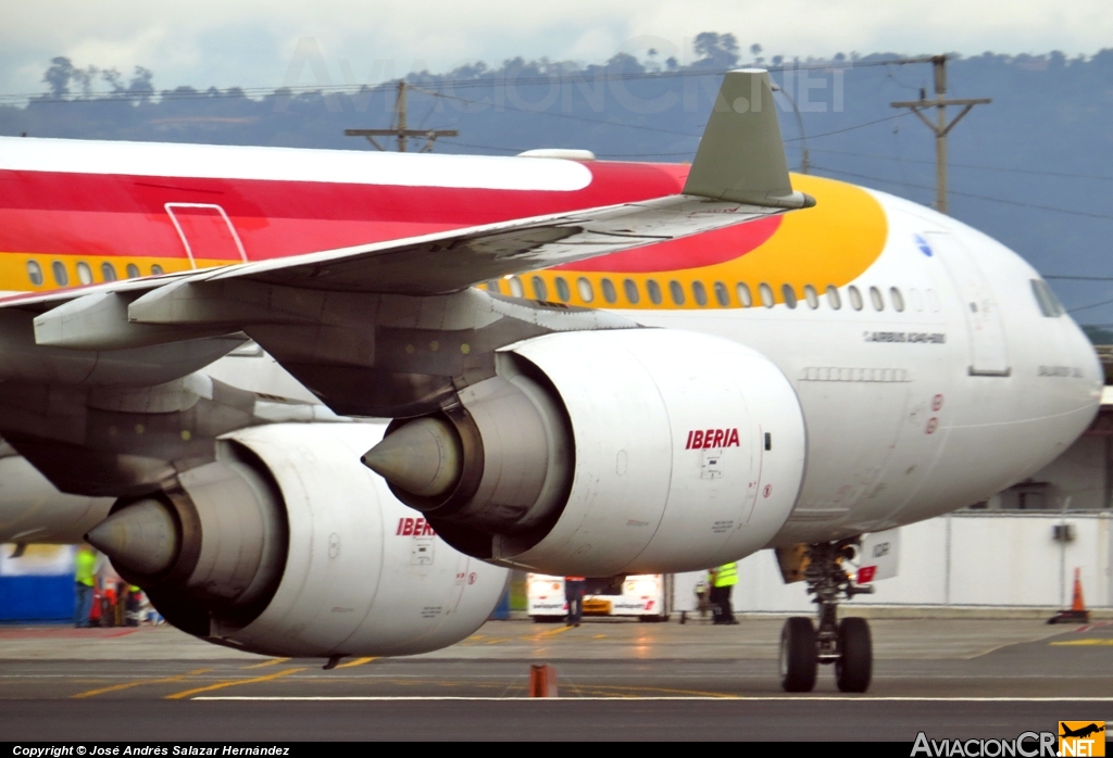 EC-IQR - Airbus A340-642 - Iberia