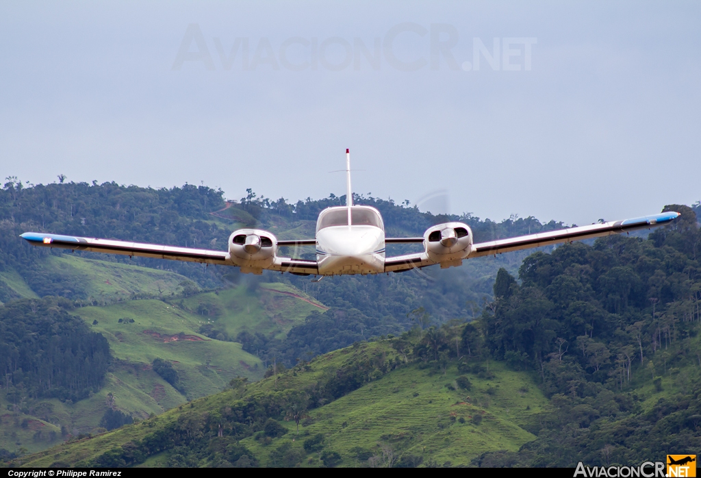 TI-API - Piper PA-34-200T Seneca II - ECDEA - Escuela Costarricense de Aviación