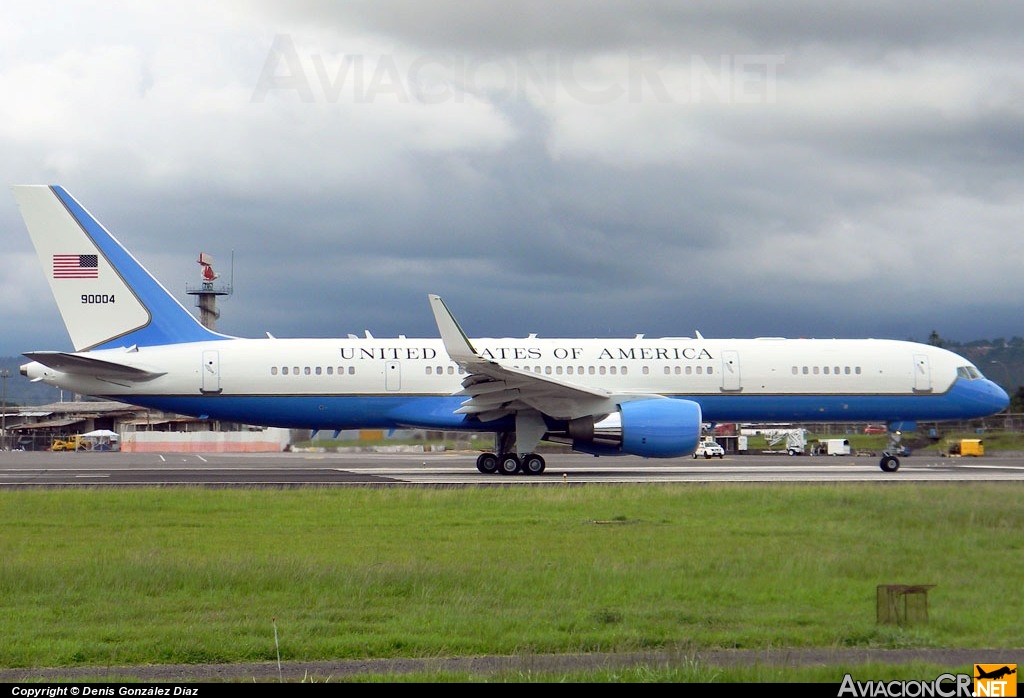 90004 - Boeing C-32A - USAF - Fuerza Aerea de EE.UU