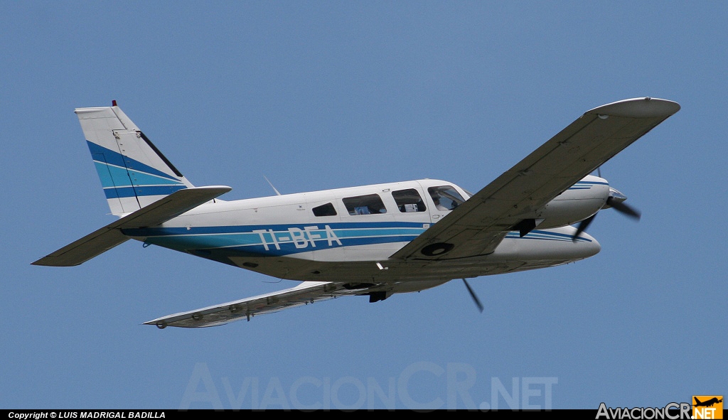 TI-BFA - Piper PA-34-200T Seneca II - Privado