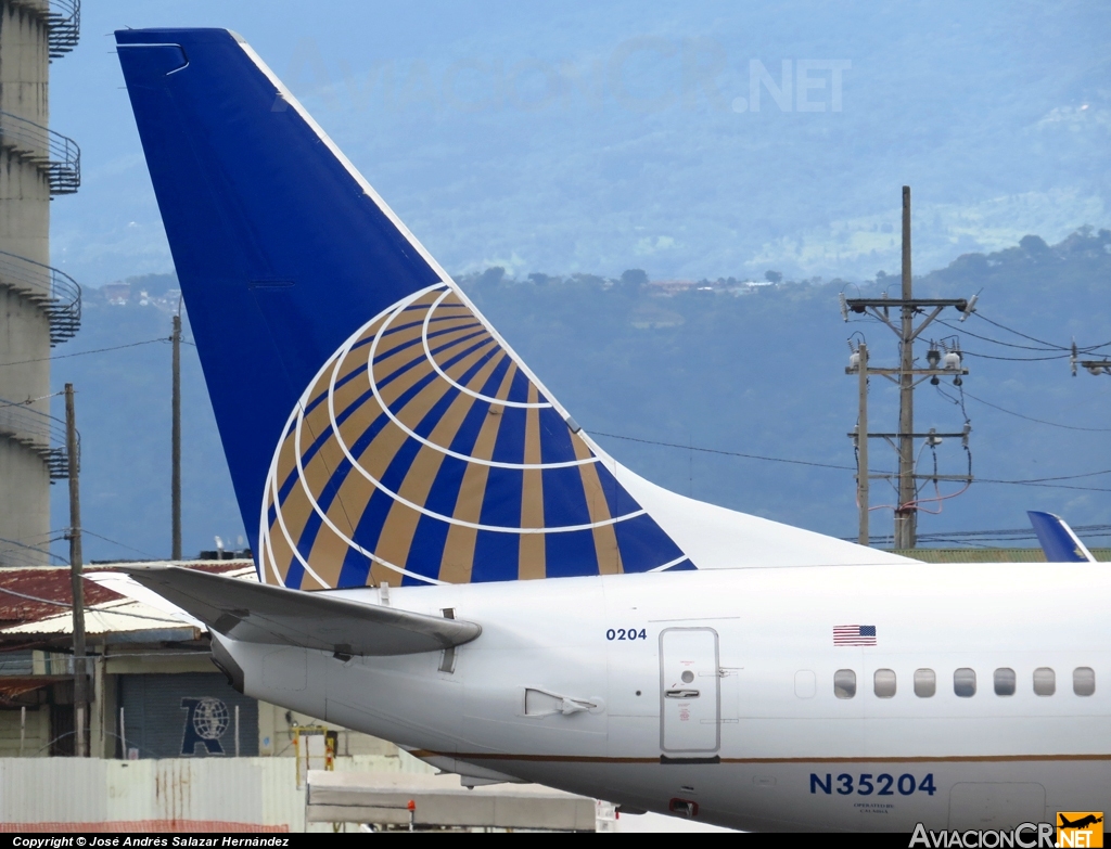 N35204 - Boeing 737-824 - Continental Airlines