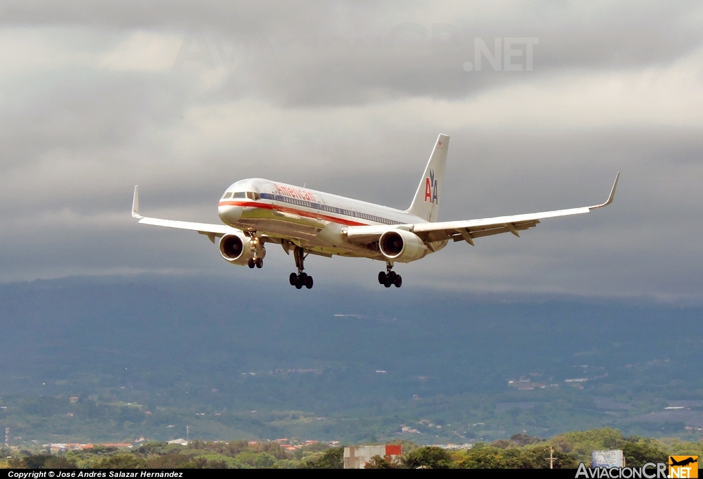 N679AN - Boeing 757-223 - American Airlines