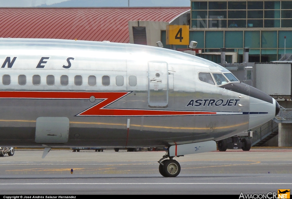 N951AA - Boeing 737-823 - American Airlines