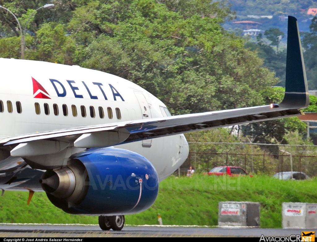 N307DQ - Boeing 737-732 - Delta Air Lines