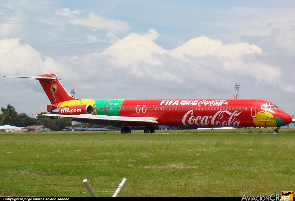 OY-RUE - McDonnell Douglas MD-83 (DC-9-83) - Danish Air Transport