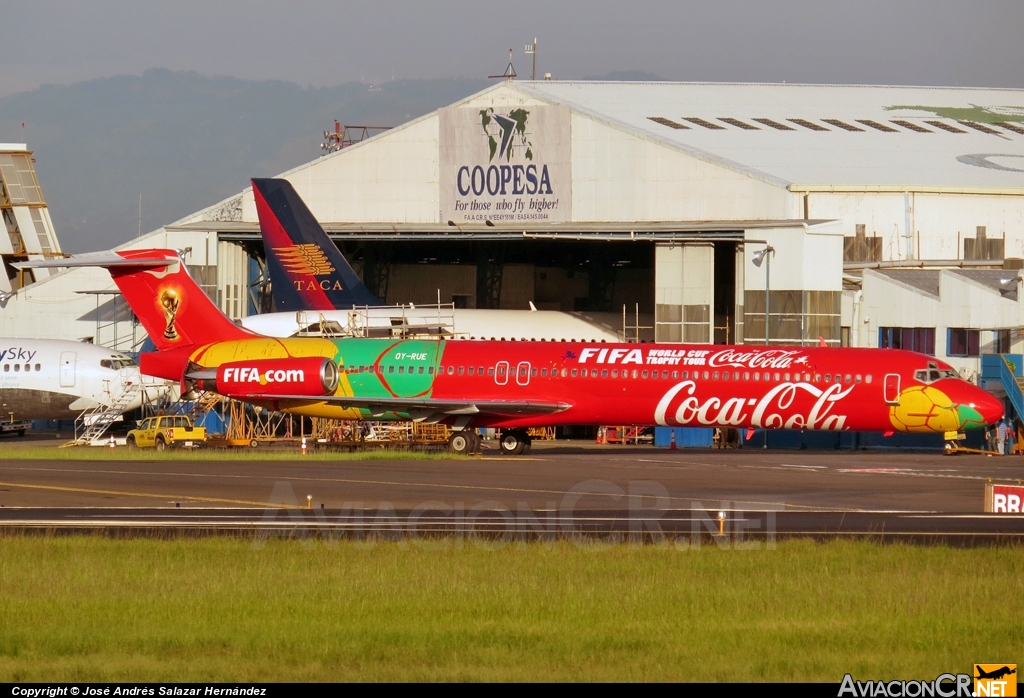 OY-RUE - McDonnell Douglas MD-83 (DC-9-83) - Danish Air Transport