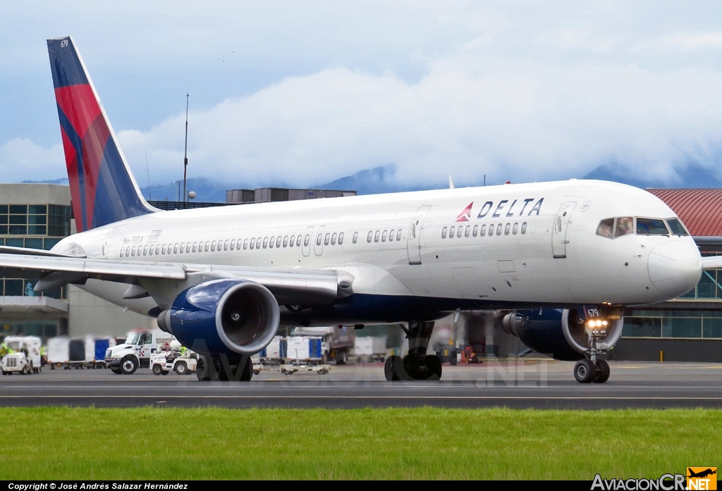 N679DA - Boeing 757-232 - Delta Airlines
