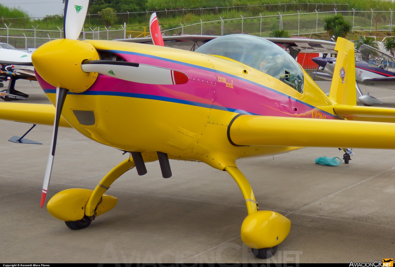 N13DK - Extra 300L - Privado