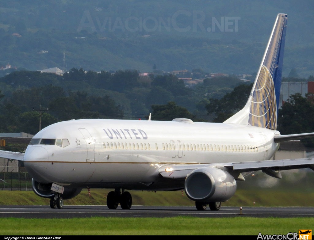 N12218 - Boeing 737-824 - United Airlines