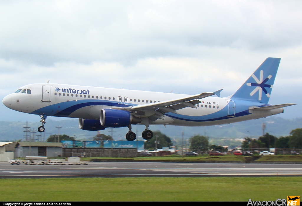 XA-BIC - Airbus A320-214 - Interjet