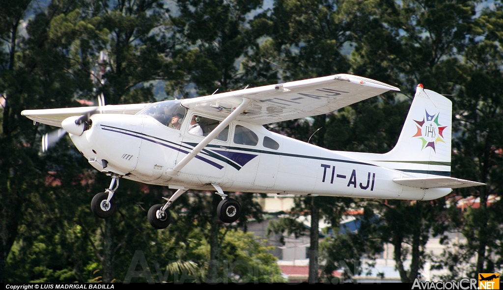TI-AJI - Cessna 182A Skylane - Privado