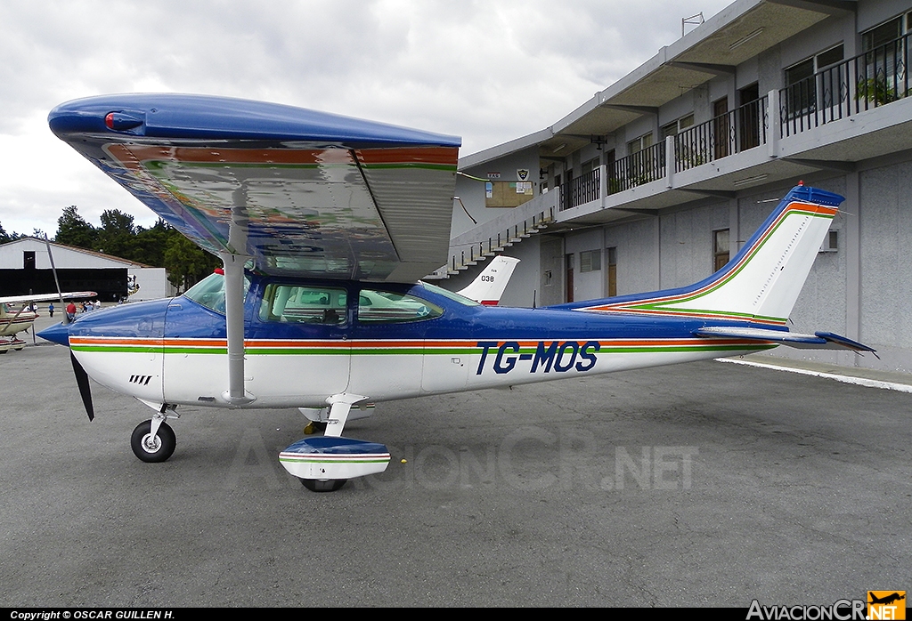 TG-MOS - Cessna 182L Skylane - Privado