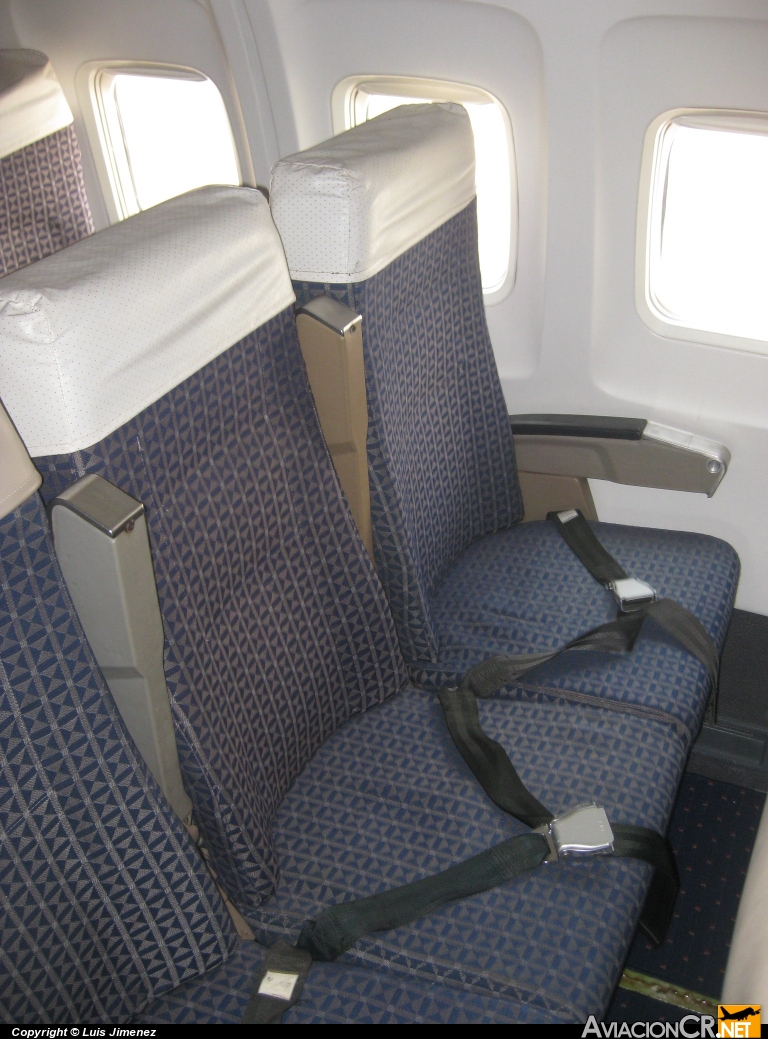 HR-AVR - Boeing 737-232/Adv - Easy Sky