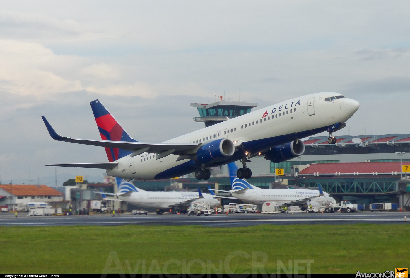 N3742C - Boeing 737-832 - Delta Air Lines