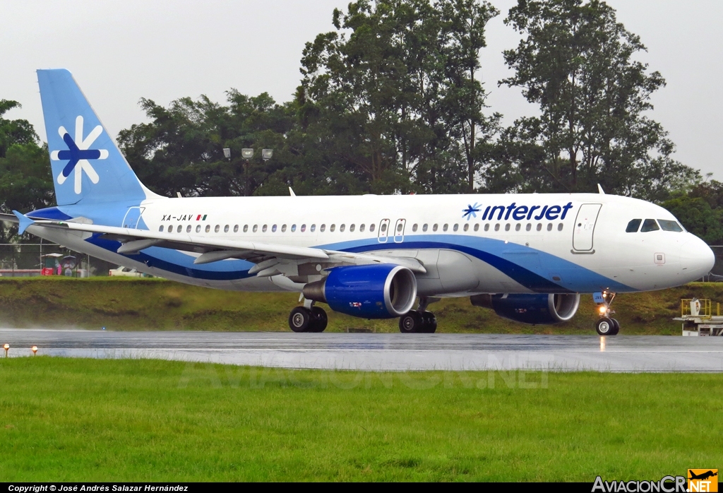 XA-JAV - Airbus A320-214 - Interjet