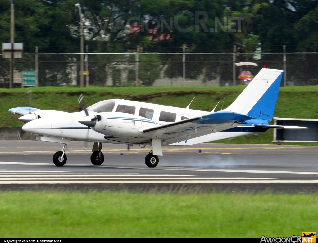 TI-API - Piper PA-34-200T Seneca II - ECDEA - Escuela Costarricense de Aviación