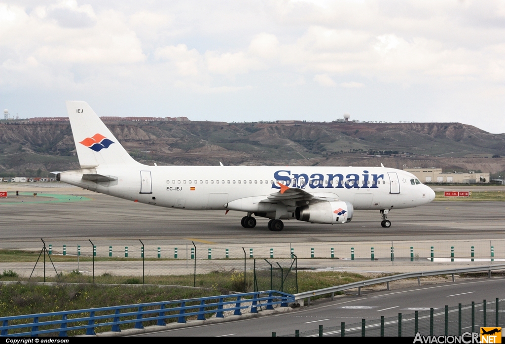 EC-IEJ - Airbus A320-232 - Spanair