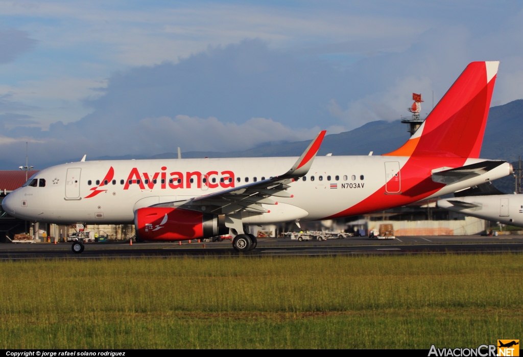 N703AV - Airbus A319-132 - Avianca