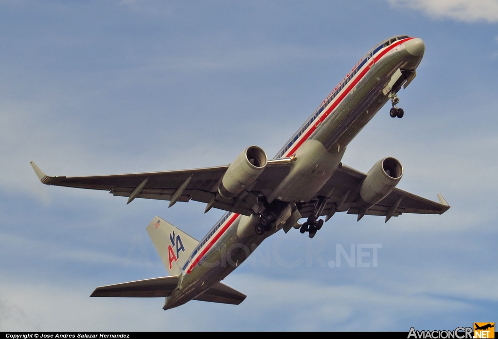 N658AA - Boeing 757-223 - American Airlines