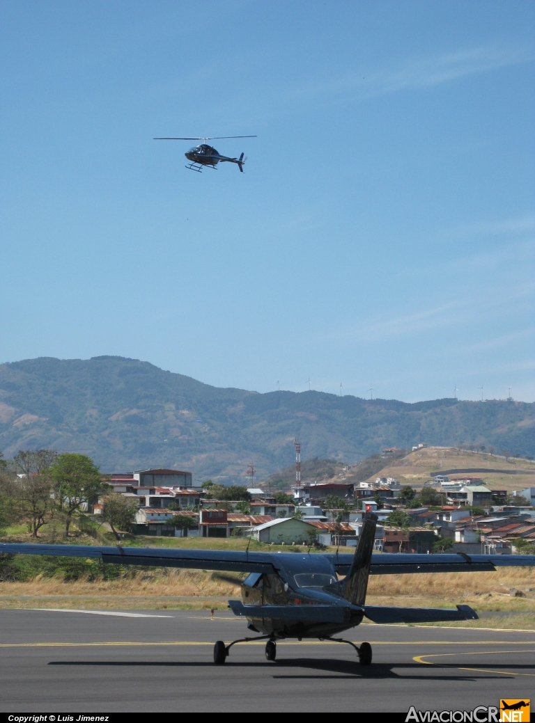 TI-AUJ - Cessna T210M Centurion II - Privado