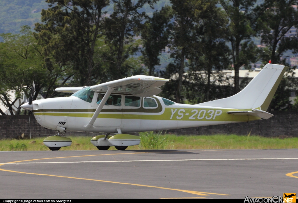 YS-203P - Cessna TU206G Turbo Stationair 6 - Privado