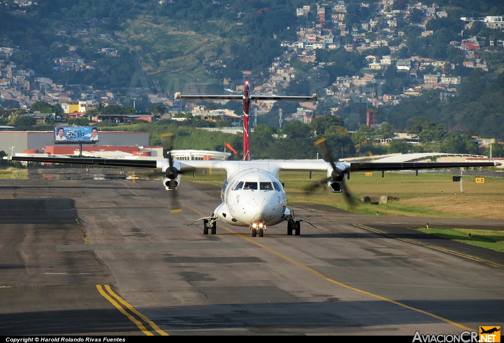 HR-AXA - ATR 42-320 - TACA Regional