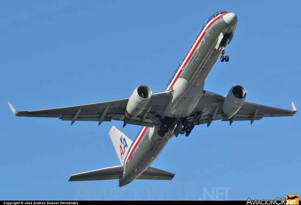 N673AN - Boeing 757-223 - American Airlines