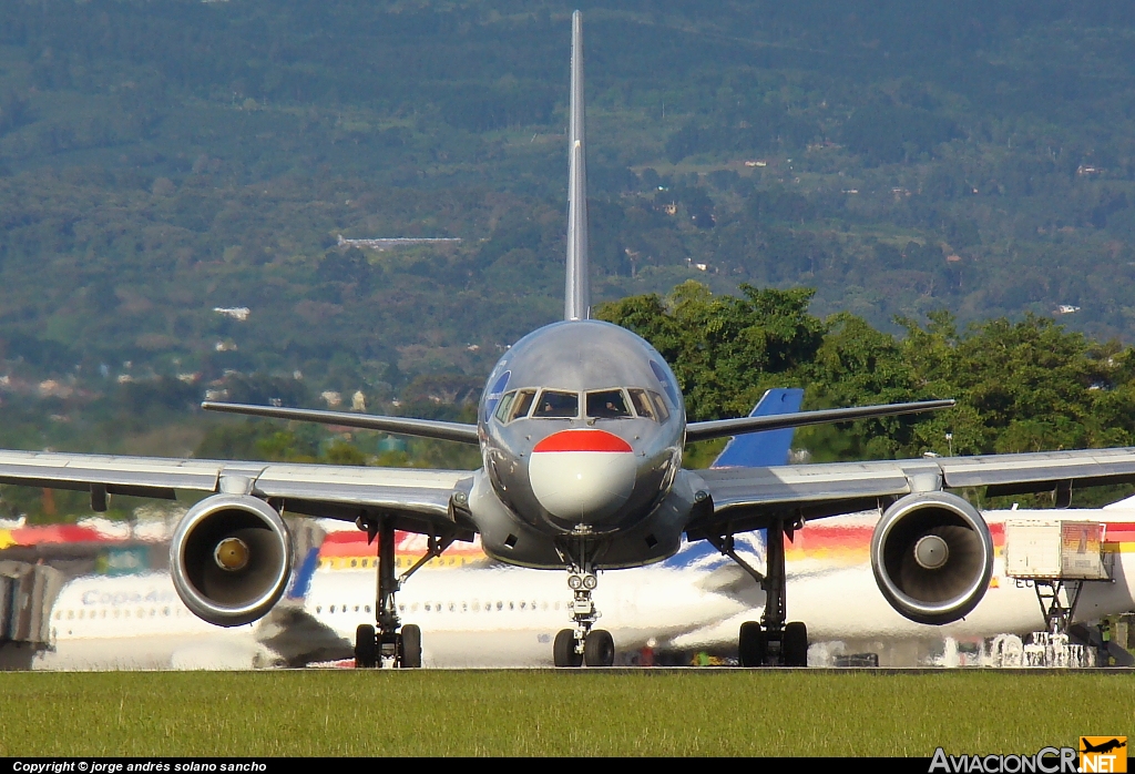 N174AA - Boeing 757-223 - American Airlines