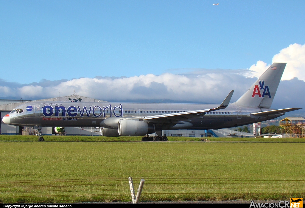 N174AA - Boeing 757-223 - American Airlines