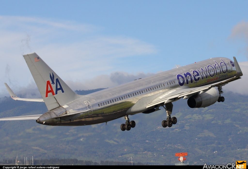 N174AA - Boeing 757-223 - American Airlines