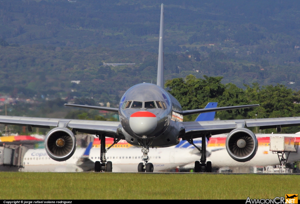 N174AA - Boeing 757-223 - American Airlines