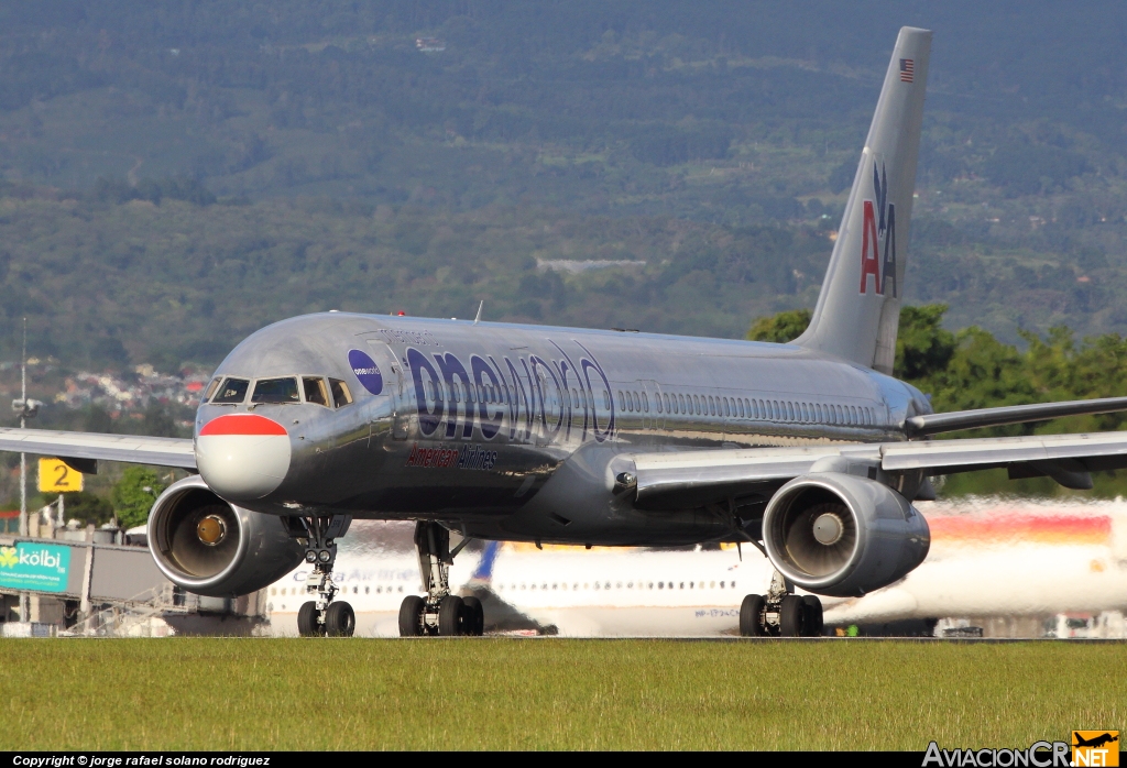 N174AA - Boeing 757-223 - American Airlines