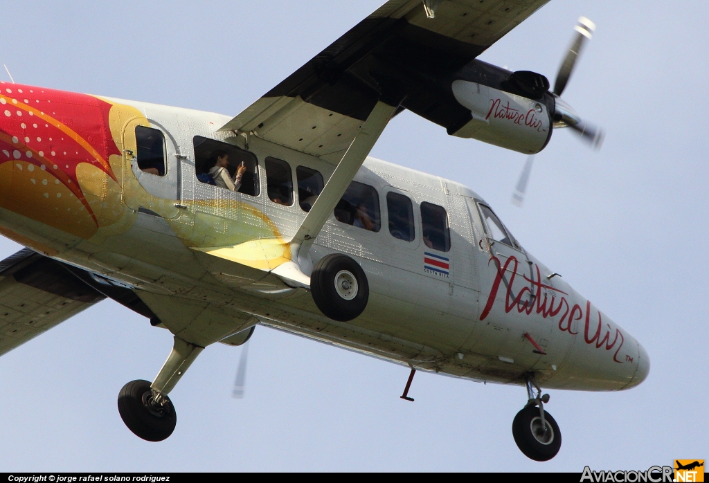 TI-AZD - De Havilland Canada DHC-6-300 Twin Otter - Nature Air