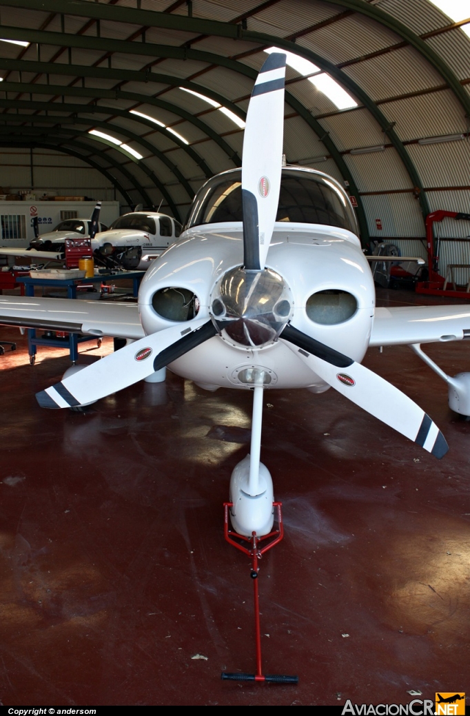 EC-KAA - Cirrus SR22-GTS - Privado