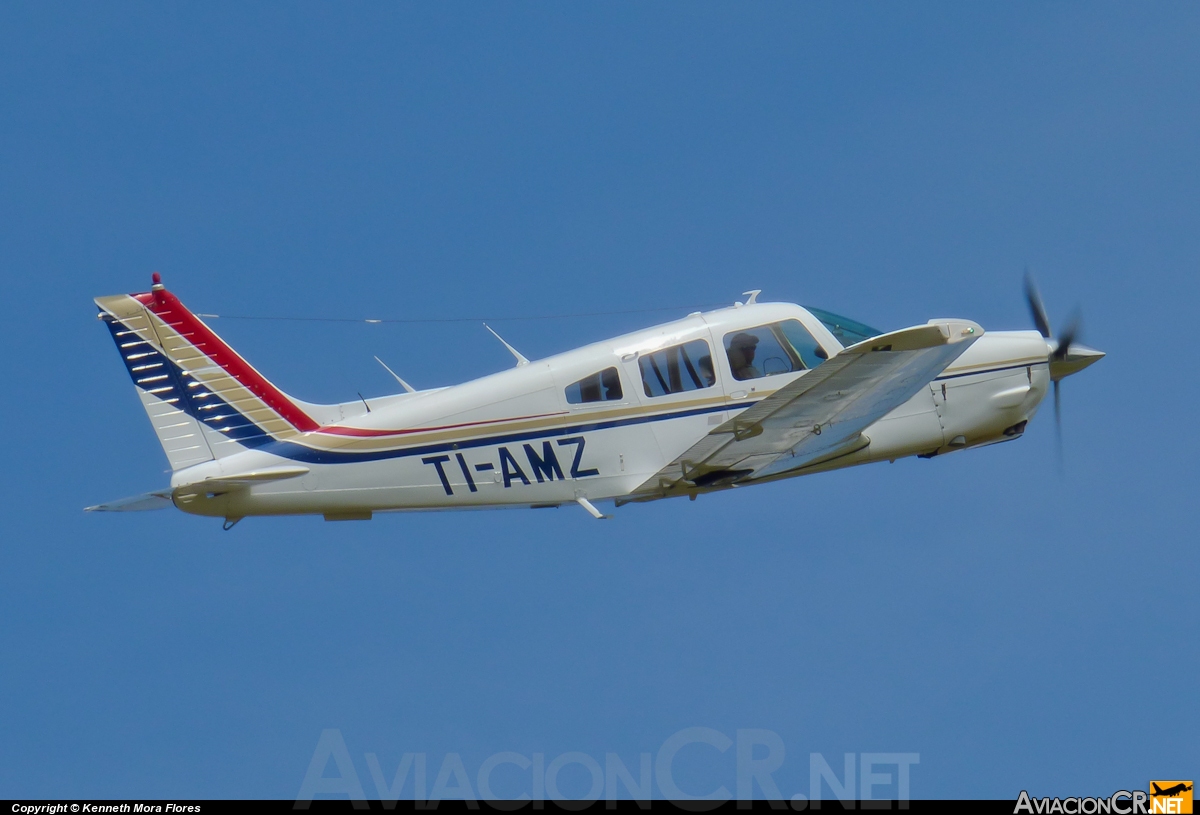TI-AMZ - Piper PA-28R-200 Arrow - Privado